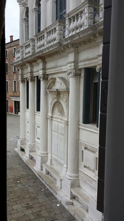 Friendly Venice Suites Exterior photo